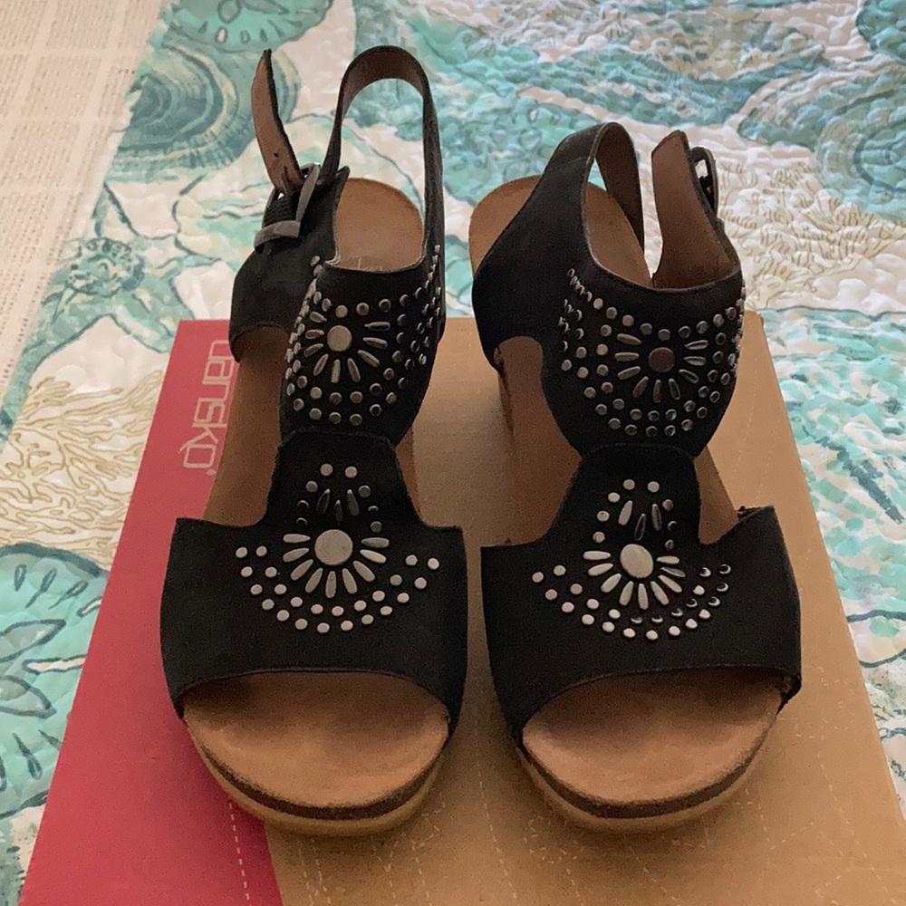 Dansko Swansea nubuck sandals in black